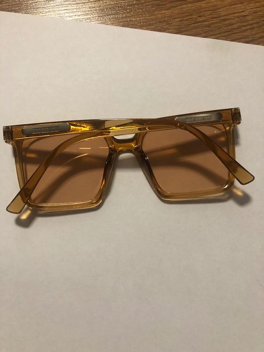 Brązowe okulary przeciwsłoneczne