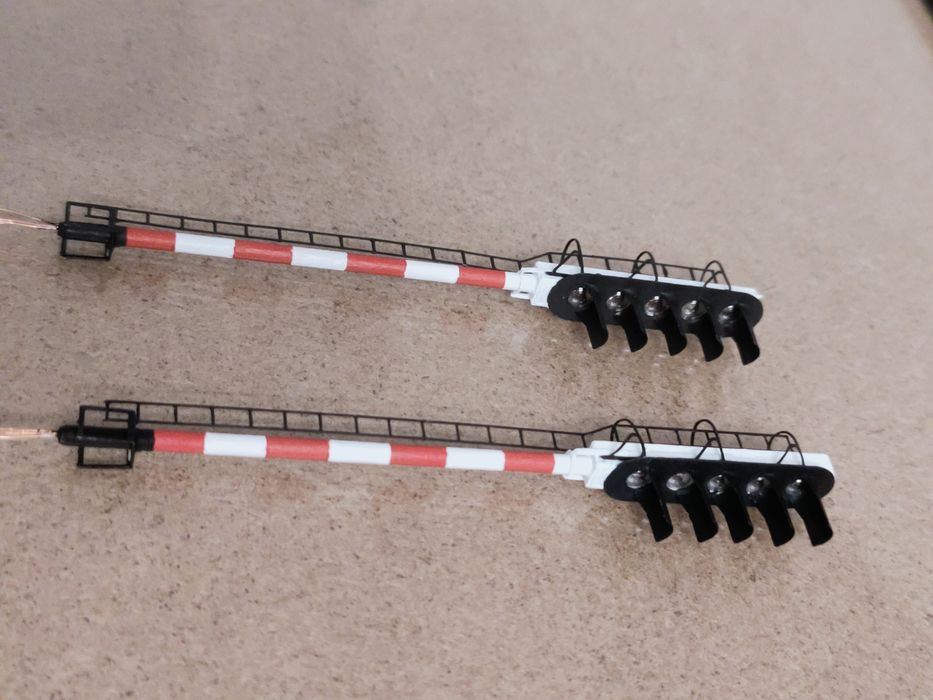 Dwa semafory świetlne H0