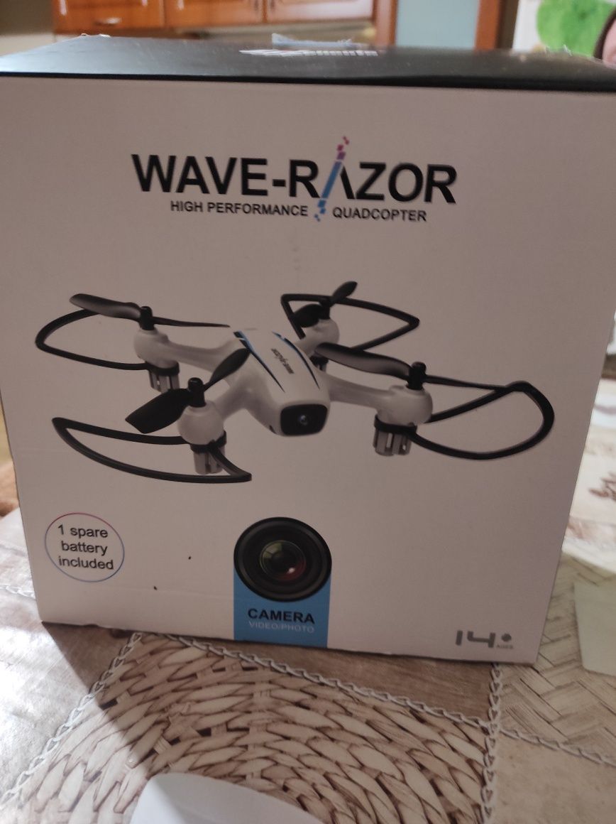 Dron Wave-RAZOR z kamerą