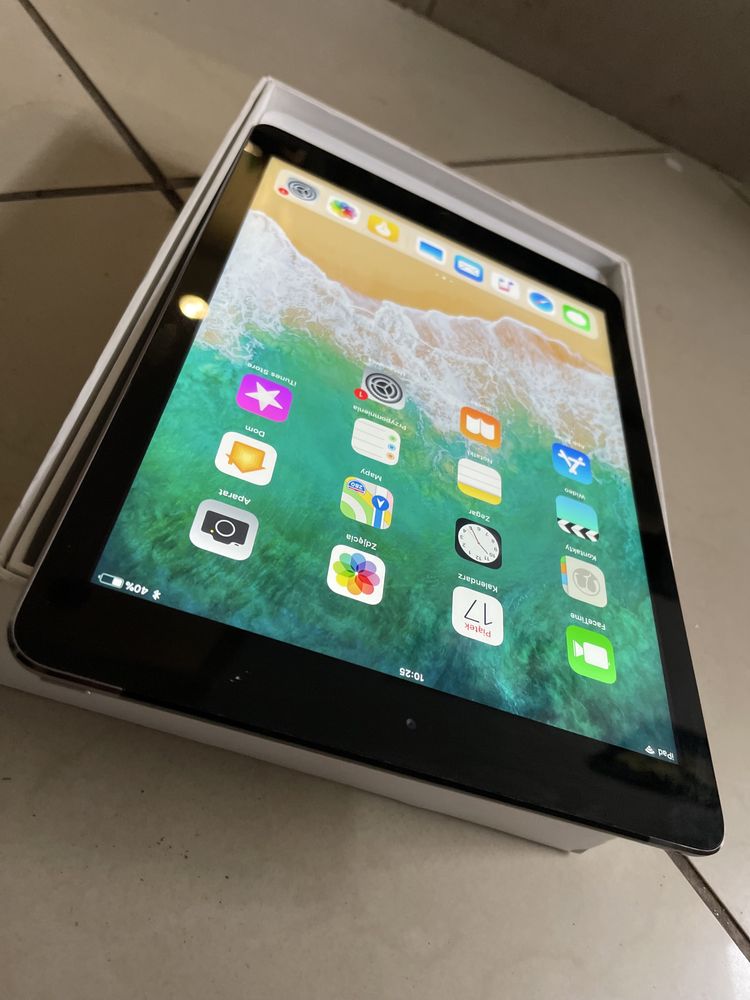 Tablet Apple iPad Air 9,7" 16GB / Lte space grey a1475 90% bateria