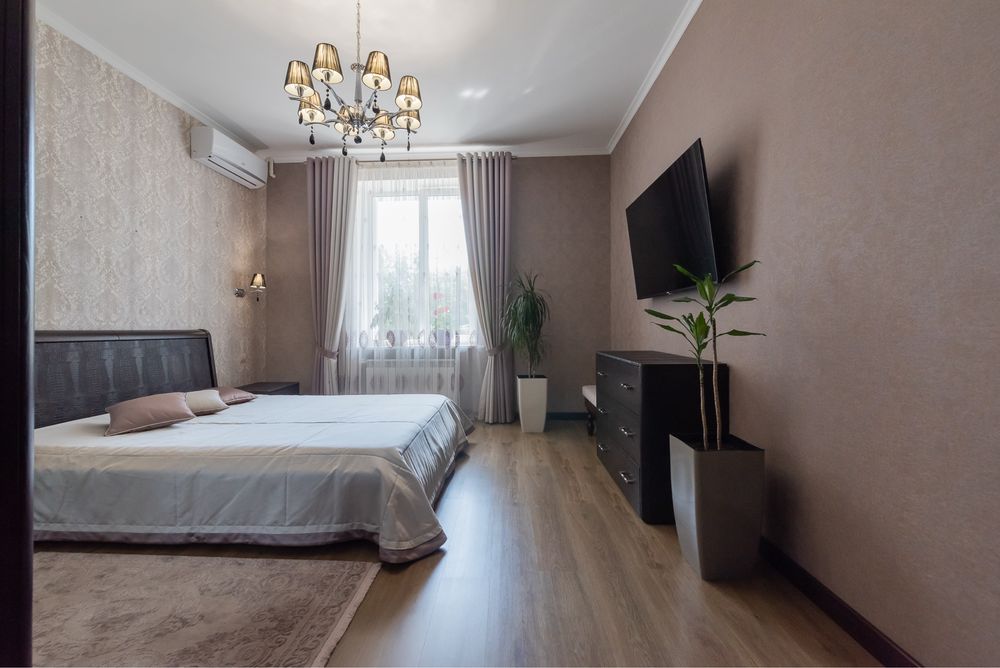 Без % Продається  шикарна квартира , 3 кімнати . Урядовий квартал .