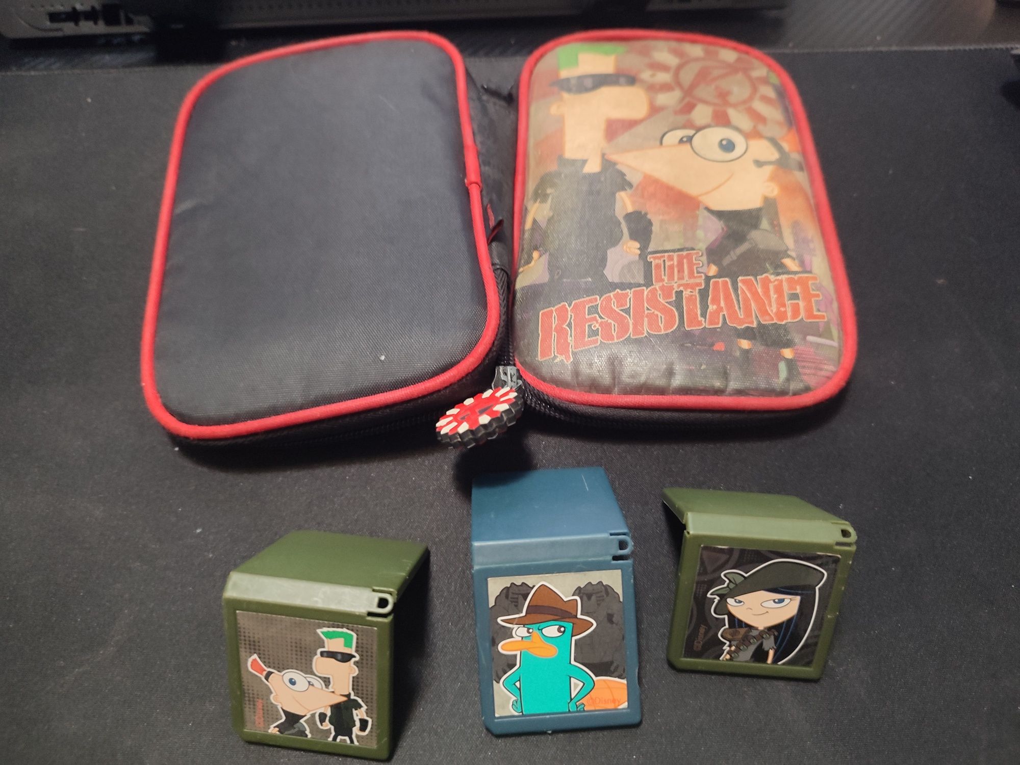 Caixa transporte Nintendo DS/3DS e 3 caixas p/jogos Phineas & Ferb