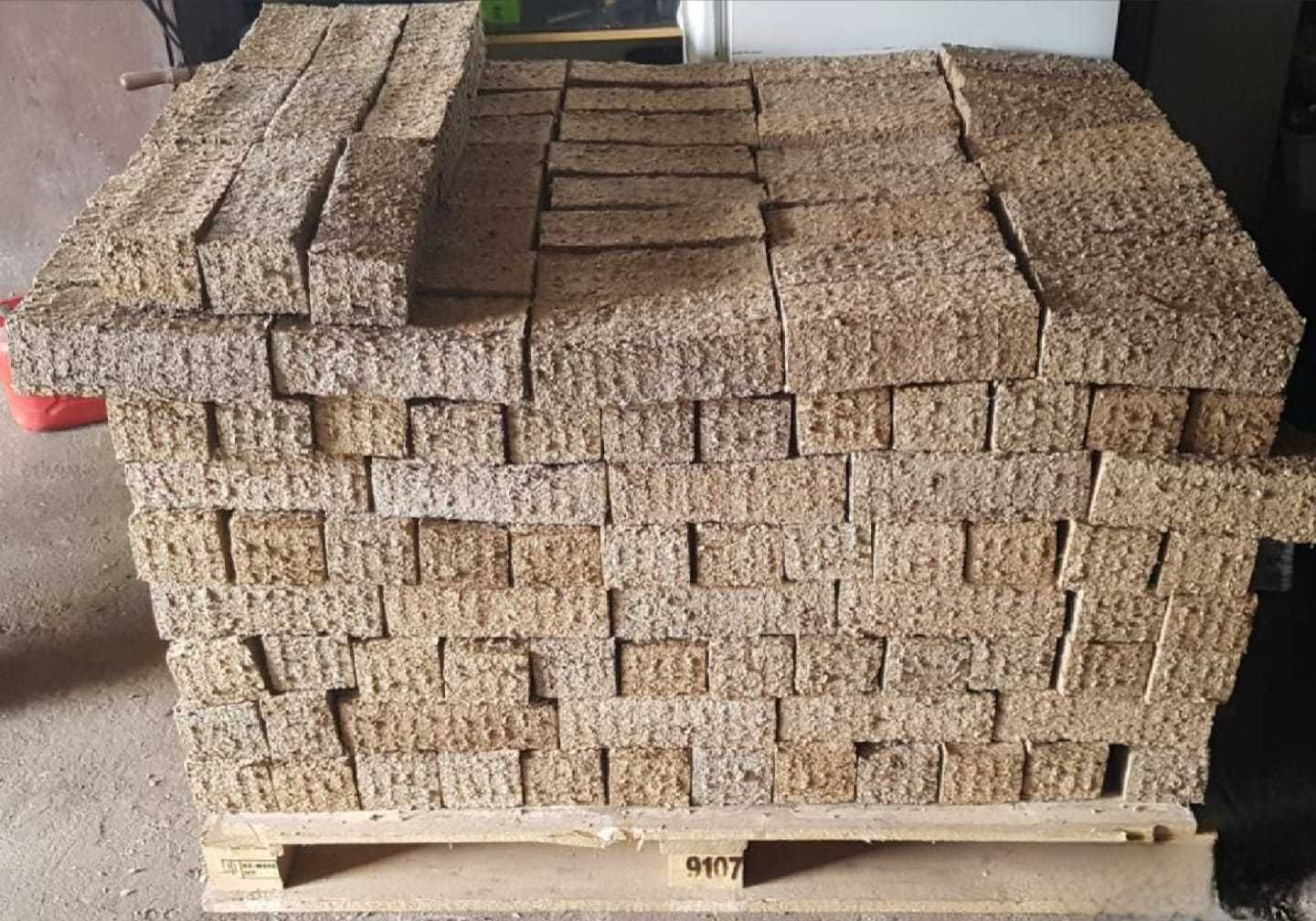 Brykiet z makulatury plus trociny