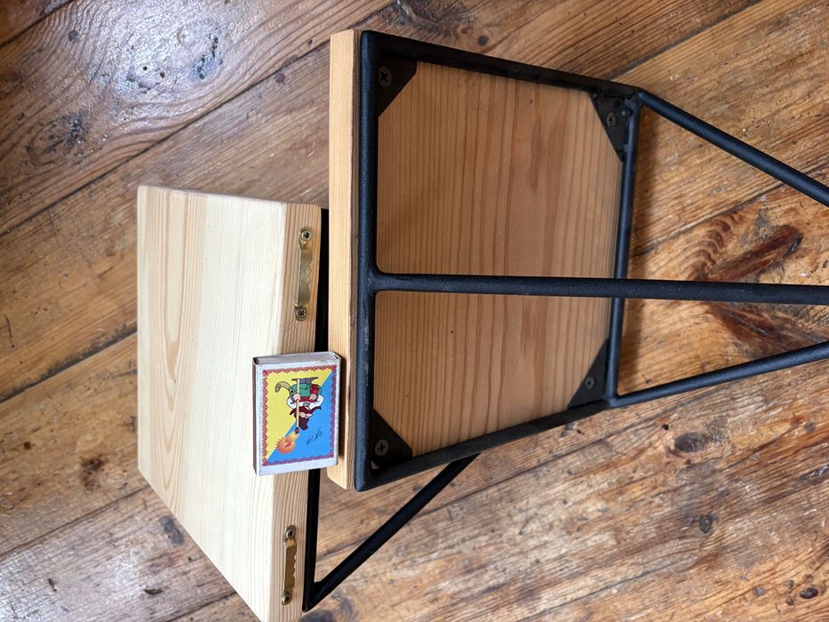 Полички натуральне дерево та метал декор