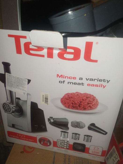 М'ясорубка Tefal HV1, майже нова