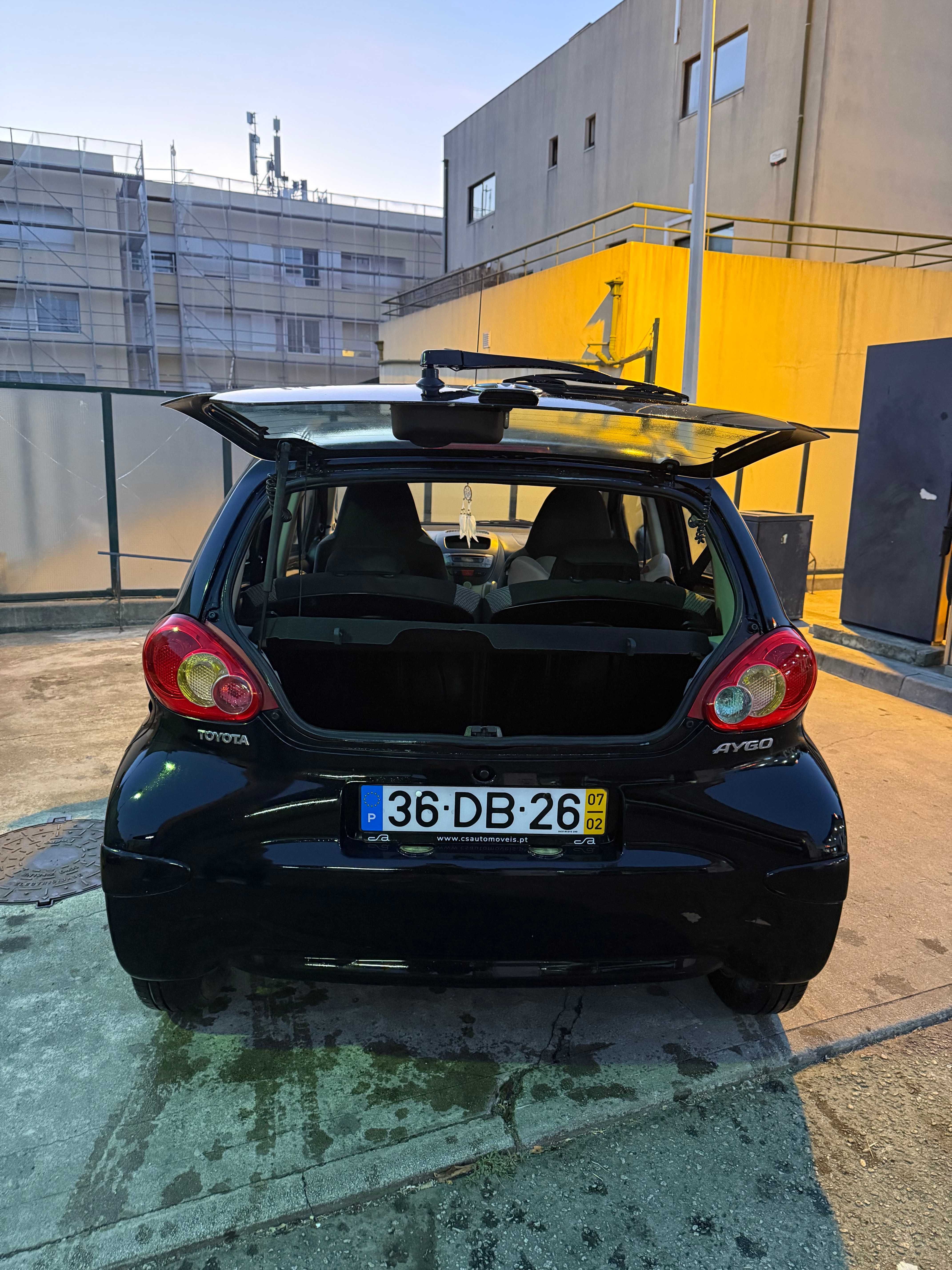Toyota Aygo 1.0 (68cv) – 5 Portas | Gasolina | Pintura Nova