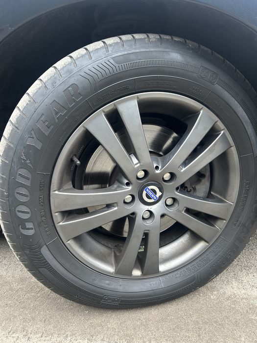 Продам власний Volvo V60 D4 2014