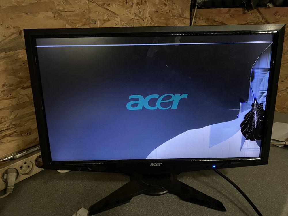 Monitor acer uszkodzony