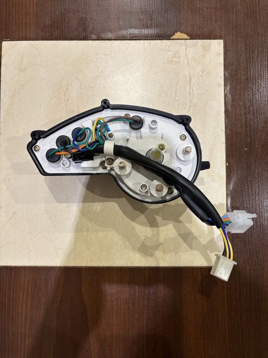 Панель приладів Spark