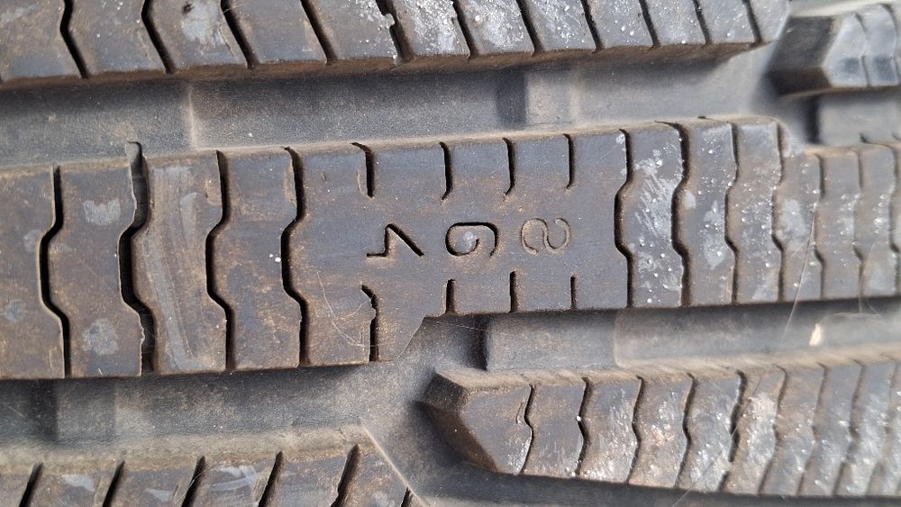 Продам,зимові шини NOKIAN NORDMAN 215/70/16