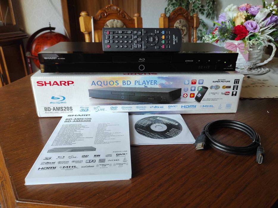 Odtwarzacz Blu-ray 3D SHARP BD-AMS20S oraz pilot, kabel HDMI