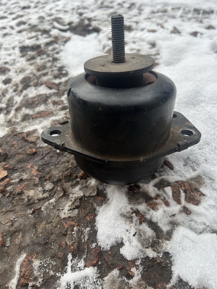 Подушка двигуна Saab 9-5