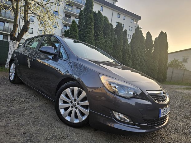 Opel Astra J 1.6 benzynka_160.oookm_Udokumentowane