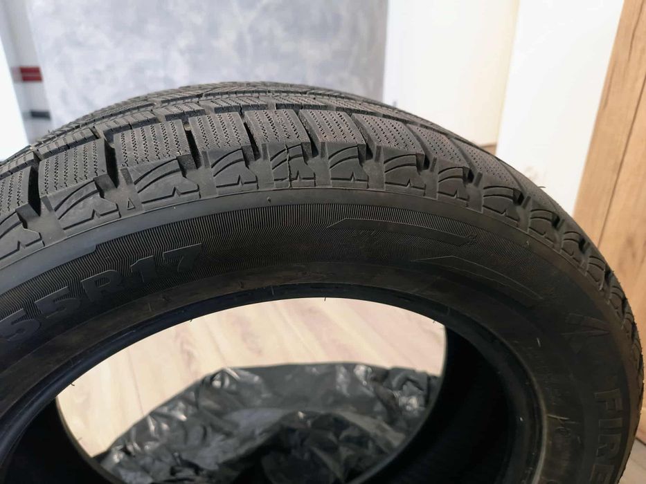 Opony zimowe  firemax Opony 225/55R17