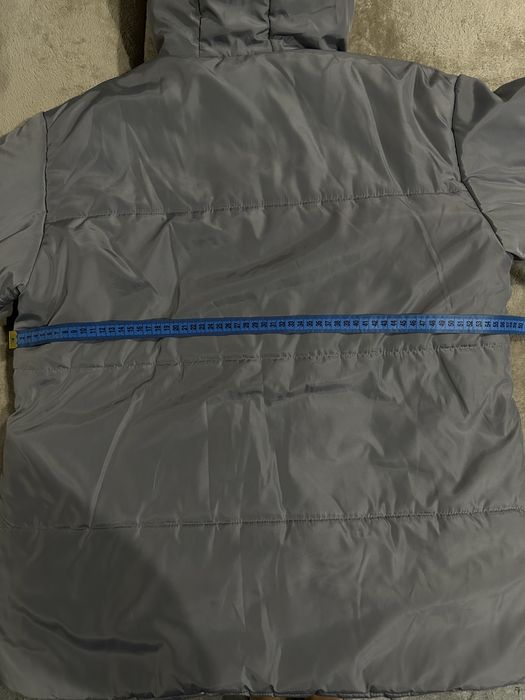 Тепла куртка на осінь та зиму