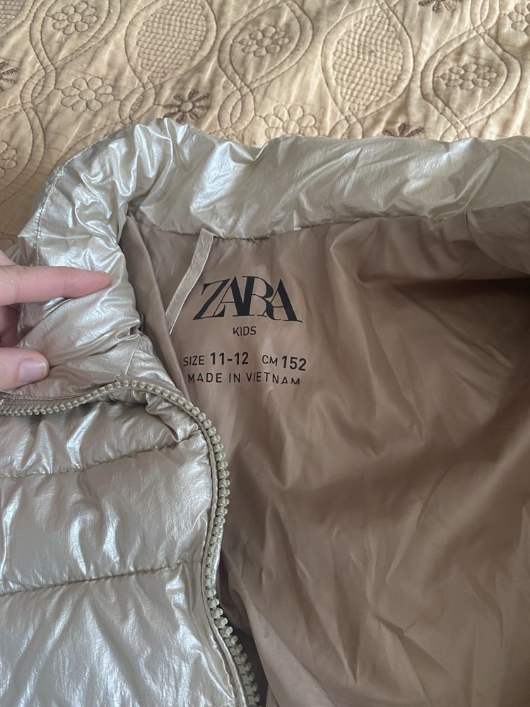 Куртка , вітровка Zara 152