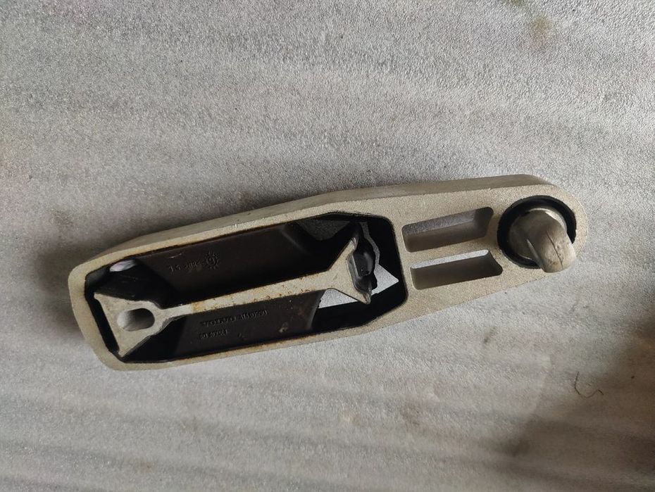 volvo v60 2020 poduszka silnika 31330590