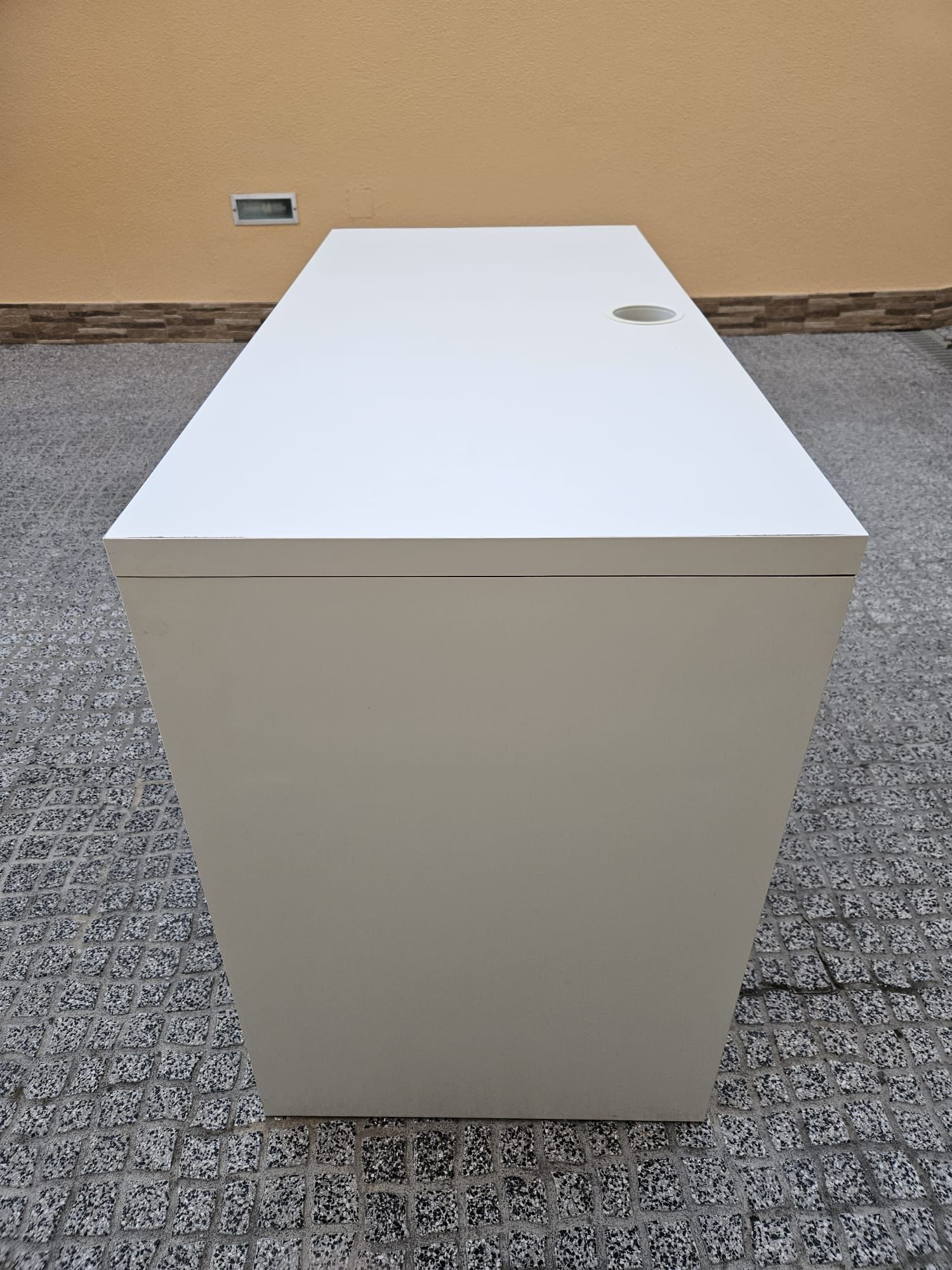 Secretária Ikea MICKE - BOM ESTADO