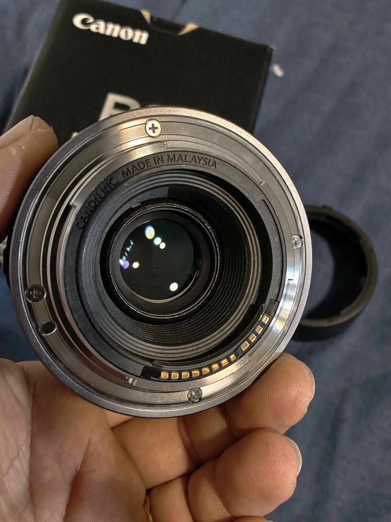 Canon RF 50mm F.18