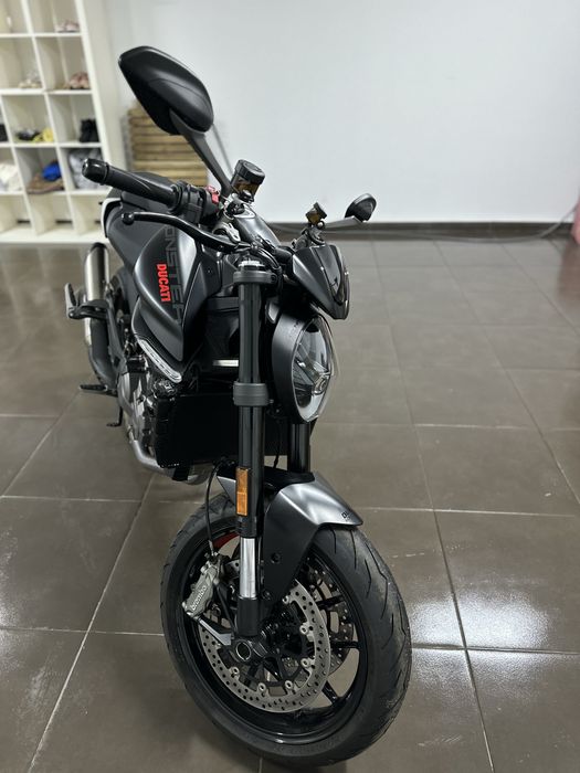 Ducati Monster 937