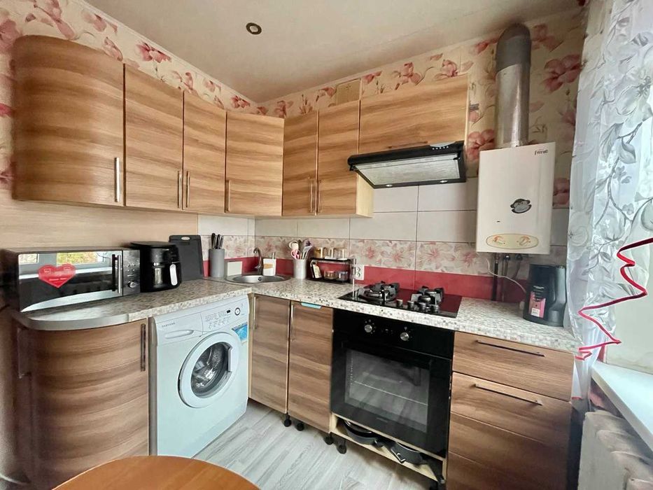 Продам 1 кімнатну з ремонтом Слобожанський, Косіора, Батумська