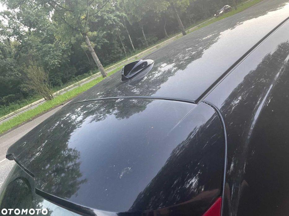 Volvo V40 1.6 HDI R-Design 136 KM