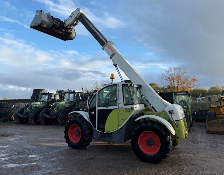 Телескопічний навантажувач Claas Targo K70 Рік випуску: 2001