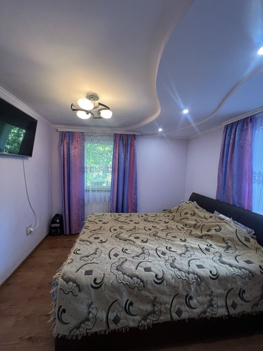 Продаж частини будинку на Крошні. 120 м2, 7 соток. Торг.