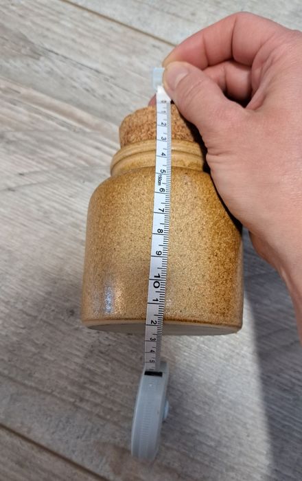 2 ceramiczne pojemniki z korkami