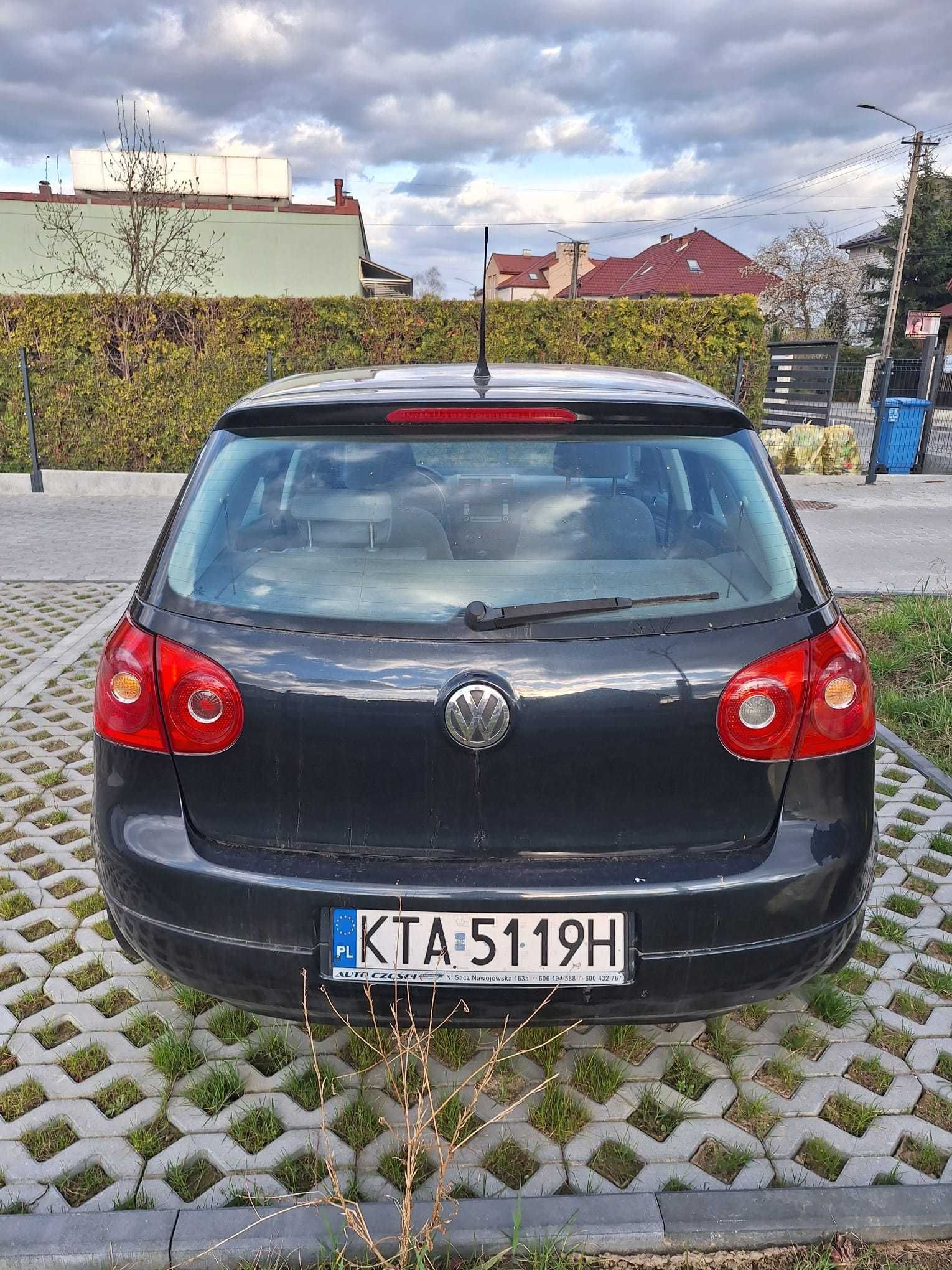 Sprzedam VW Golf V - uszkodzony silnik