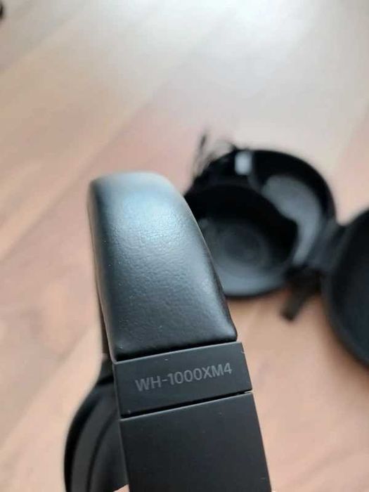 Auscultadores com cancelamento de ruído sem fios WH-1000XM4