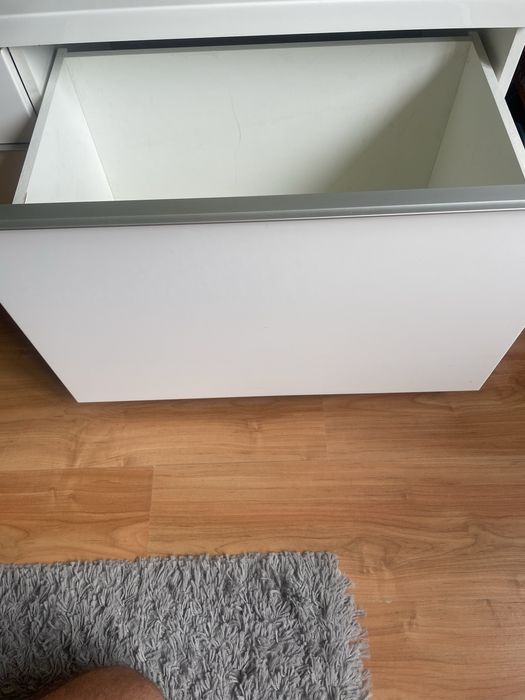 Szafka pod telewizor BESTÅ BURS N, biały połysk, IKEA