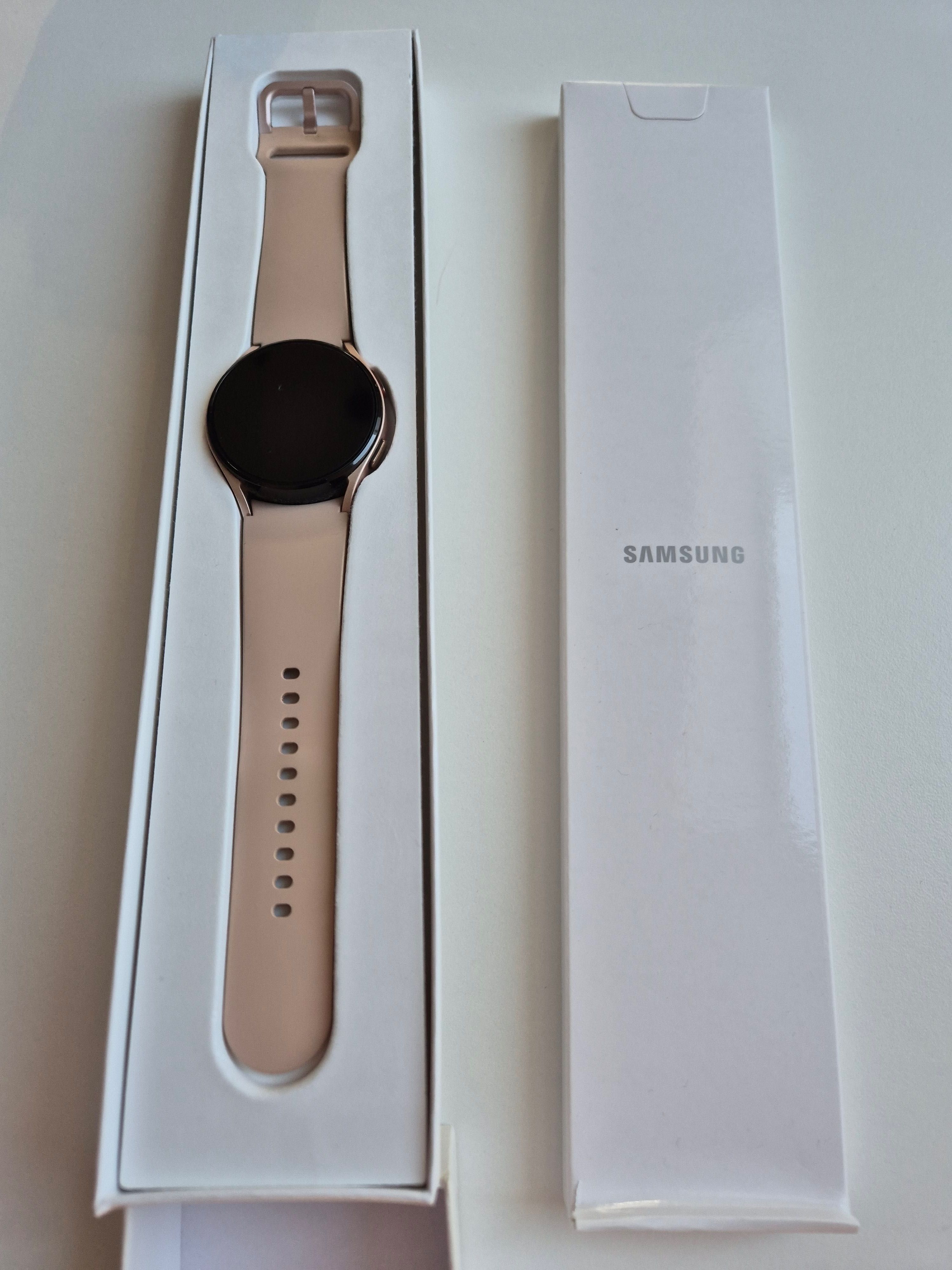 Samsung Galaxy Watch 4 (pink gold) Bluetooth, Wi-Fi, GPS