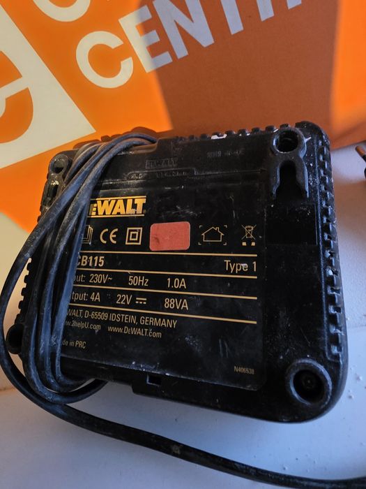 Dewalt зарядка непрацює