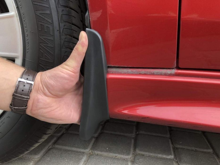 Бризковики Mitsubishi Lancer X під поріг до рейсталінгу