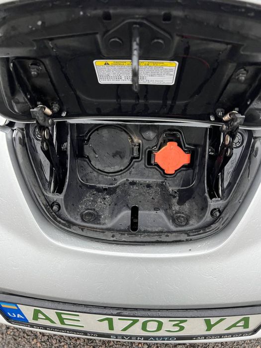 Продам nissan leaf