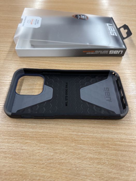 Чехол на Iphone 14 Pro  Max американской фирмы UAG бу отличный