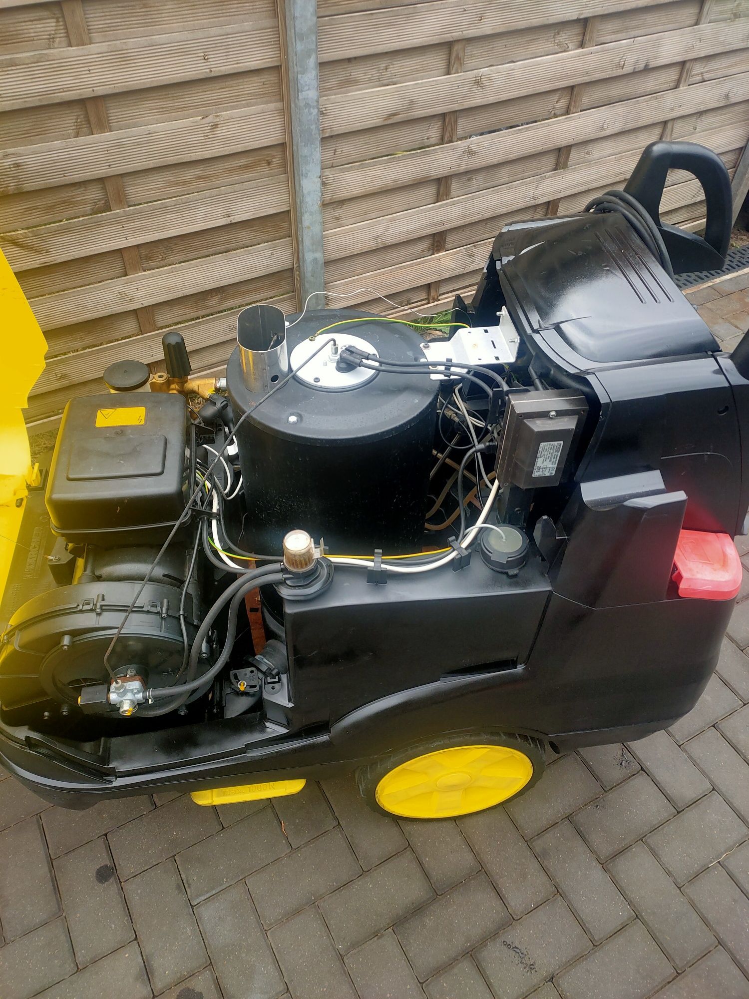 KARCHER HDS 8/18-4M Myjka ciśnieniowa gorącowodna