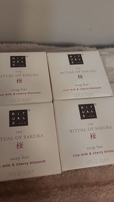 Zestaw 10 szt Ritual of Sakura Mydło