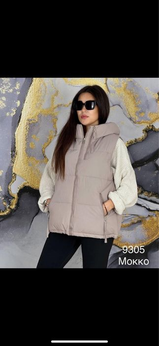 Жіноча  жилетка напівбатал.