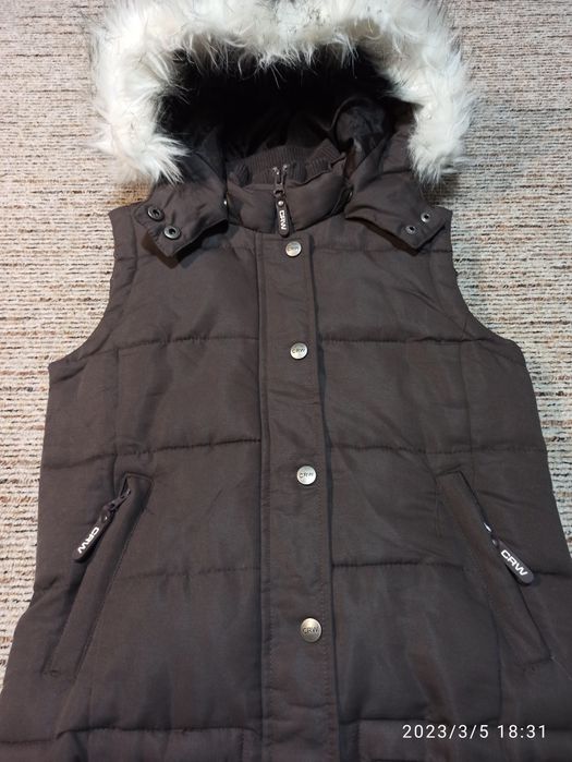 Ocieplaną brązowa kamizelka dla dziewczynki 134/140 bdb