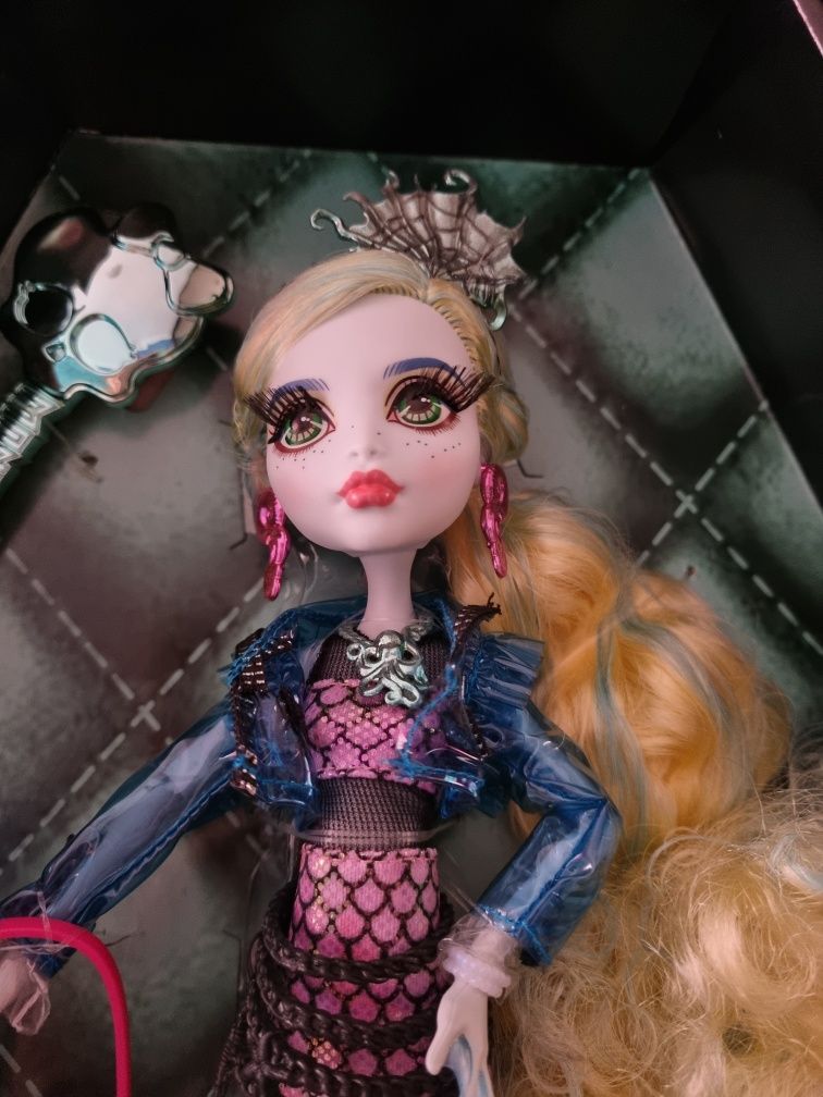 Boneca Haunt Couture Lagoona Blue