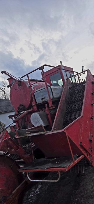 Гарбузовий самоходний комбайн