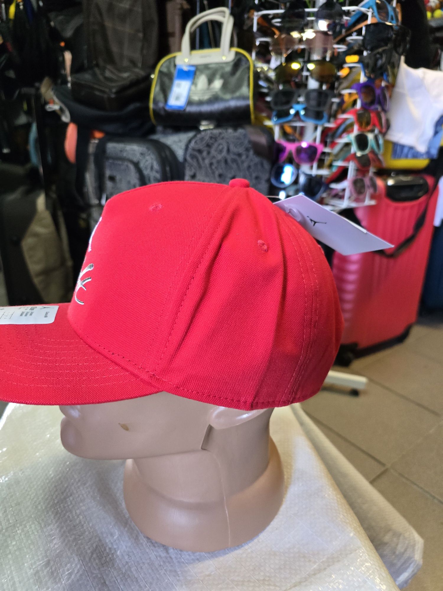 Бейсболка Nike JORDAN CLC99 FLT SSNL CAP червона