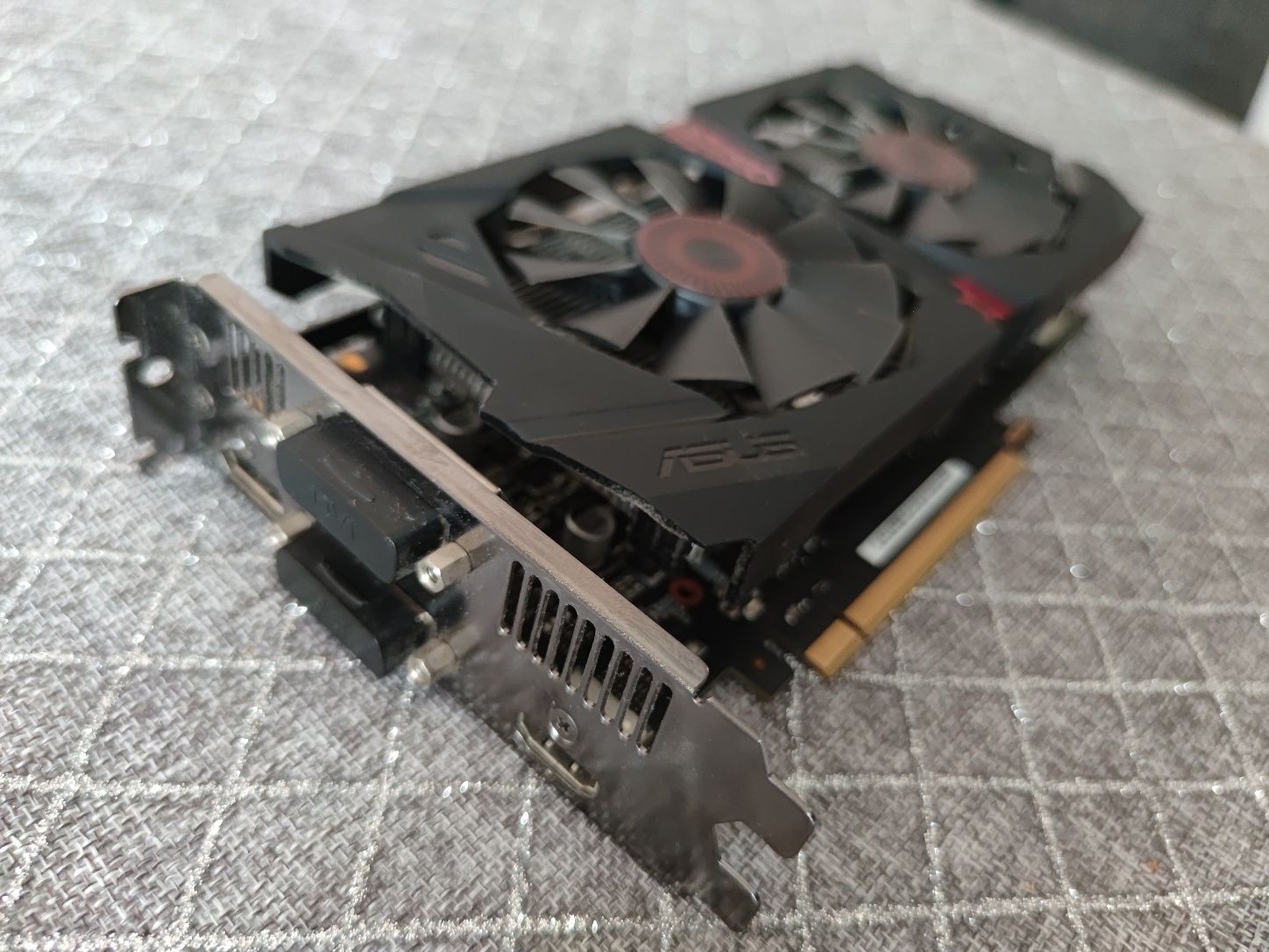 Видеокарта Asus GTX 950 Strix OC