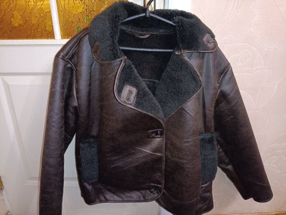 Дублянка жіноча коричневого кольору