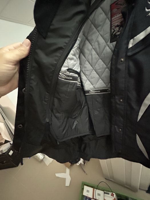 Vendo 3 casacos para mota + calças