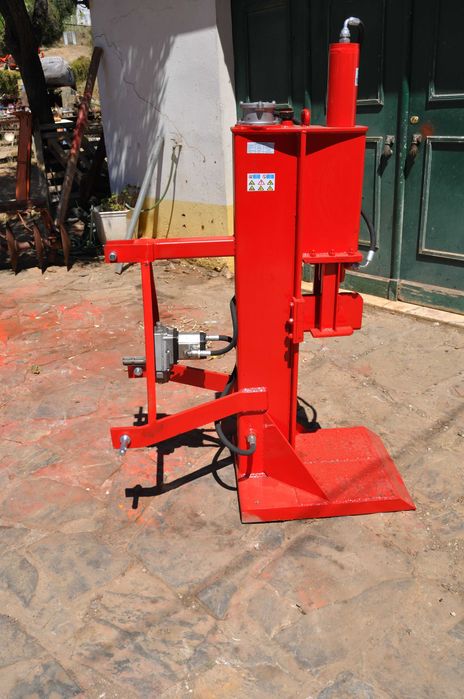 Rachador de lenha 15 toneladas novo