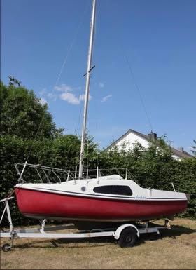 Żaglówka/łódź z przyczepa