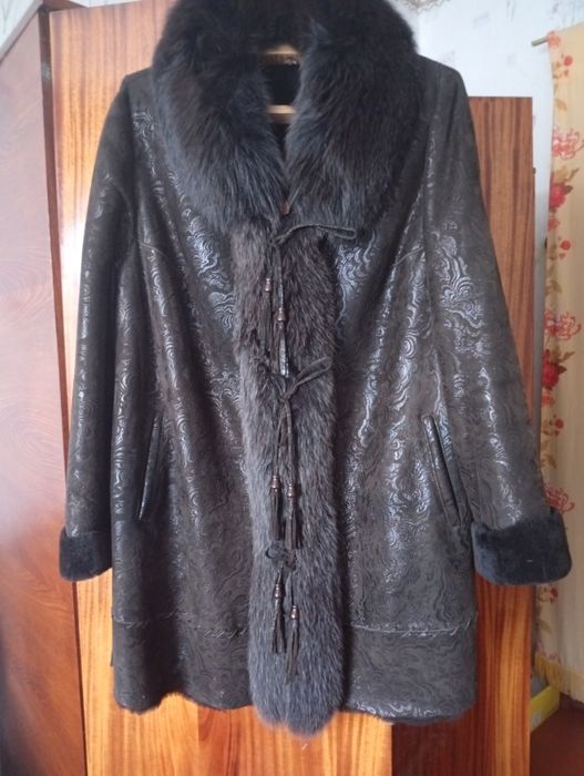 Женская  зимняя натуральная дублёнка с лазерным напылением